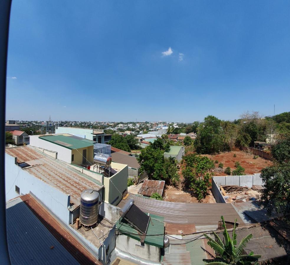 Phuong Dung Hotel Buon Ma Thuot Exterior photo